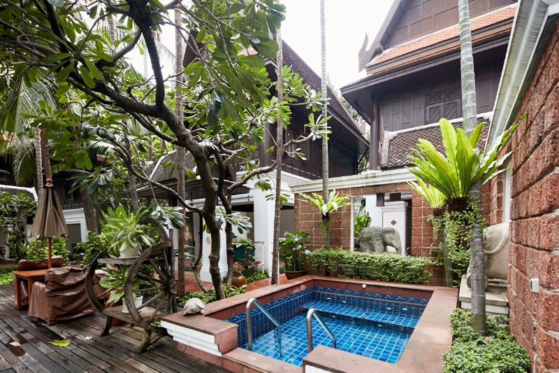 Davis Bangkok - Havuz