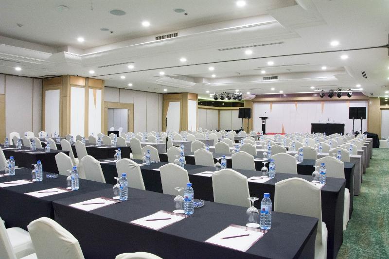 Bangkok Lotus Sukhumvit 33 By Compass Hospitalit - Toplantı