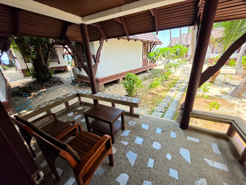 First Bungalow Beach Resort - Oda