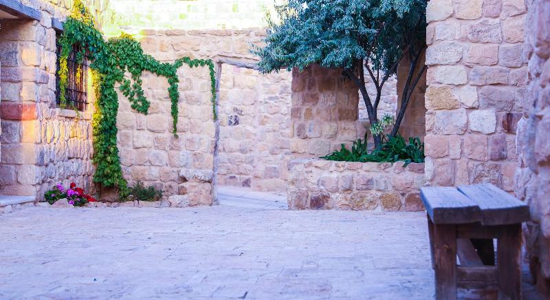 Old Village Resort-Petra - Teras