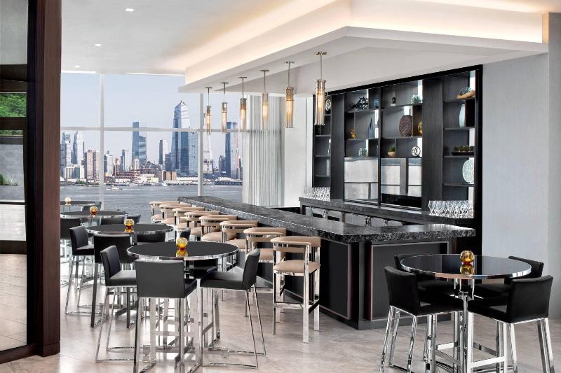 Envue, Autograph Collection - Bar