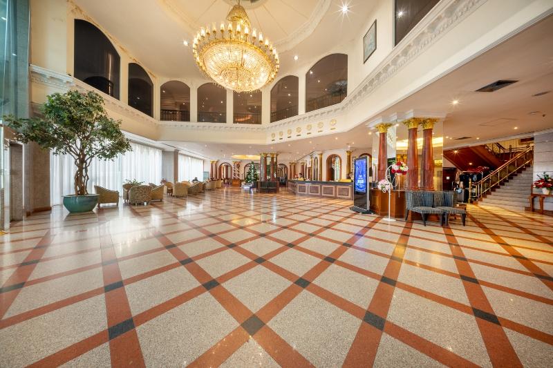 Royal Benja Hotel - Lobi