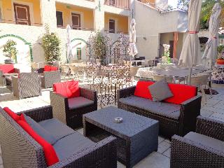 Logis Hotel Restaurant Les Ii Mas
