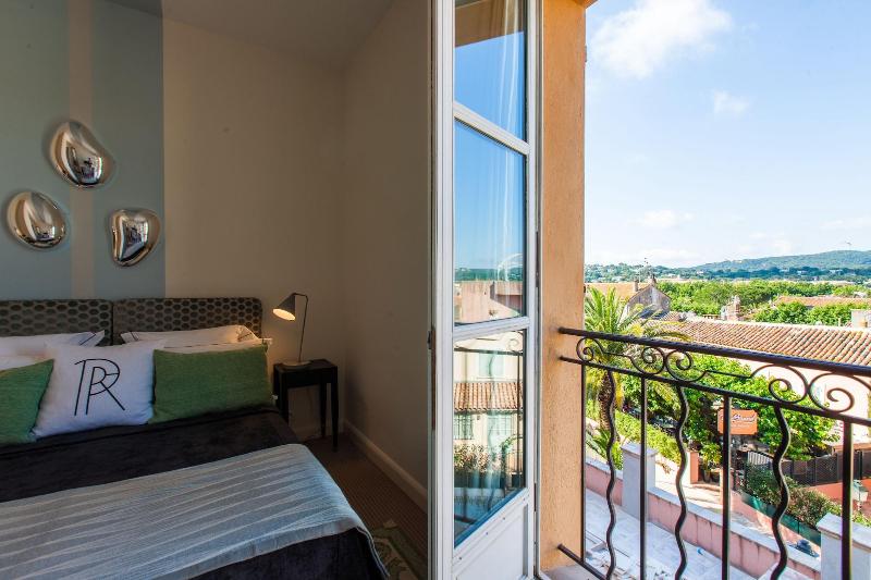 Hôtel Le Y - Genel