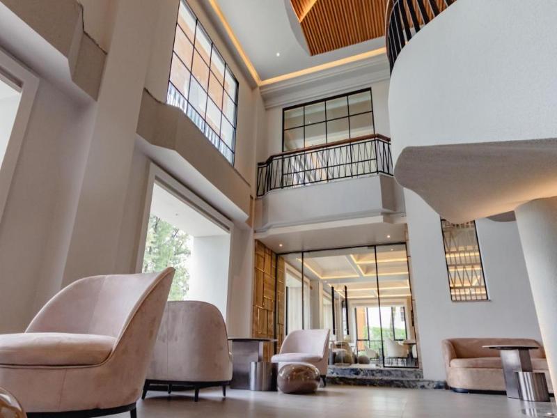Amora Beach Resort Phuket - Lobi