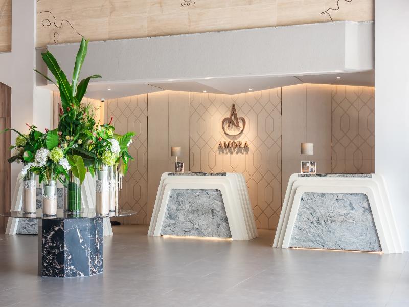 Amora Beach Resort Phuket - Lobi