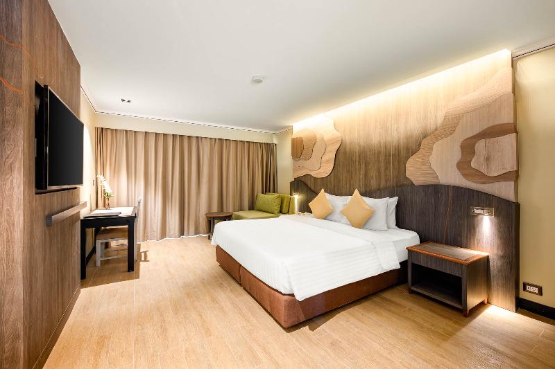 Amora Beach Resort Phuket - Oda