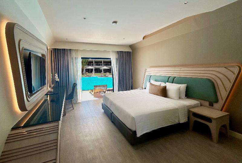 Amora Beach Resort Phuket - Oda