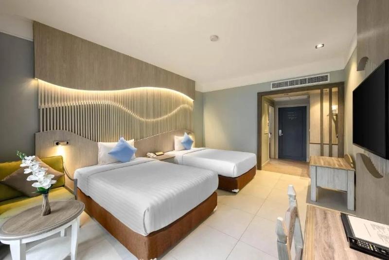 Amora Beach Resort Phuket - Oda