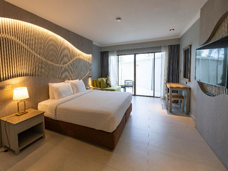 Amora Beach Resort Phuket - Oda