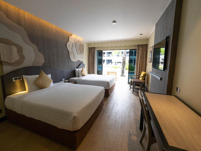 Amora Beach Resort Phuket - Oda