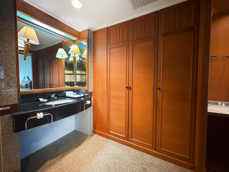 Amora Beach Resort Phuket - Oda