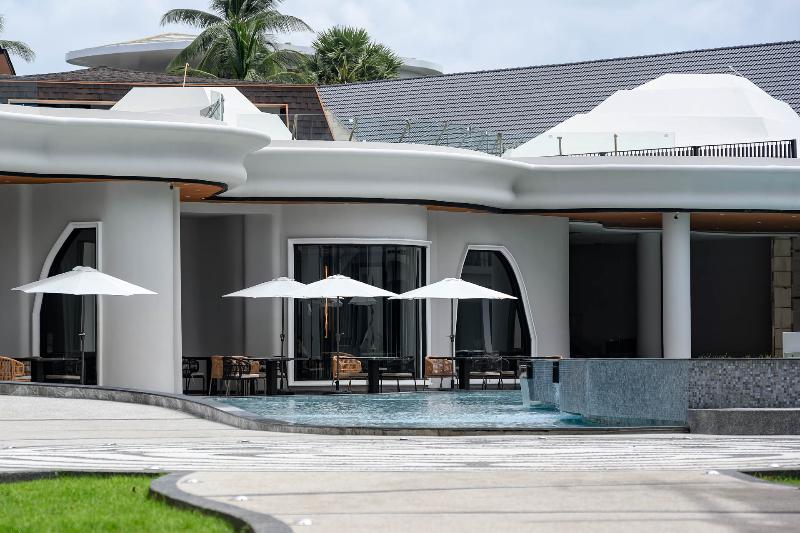 Amora Beach Resort Phuket - Havuz