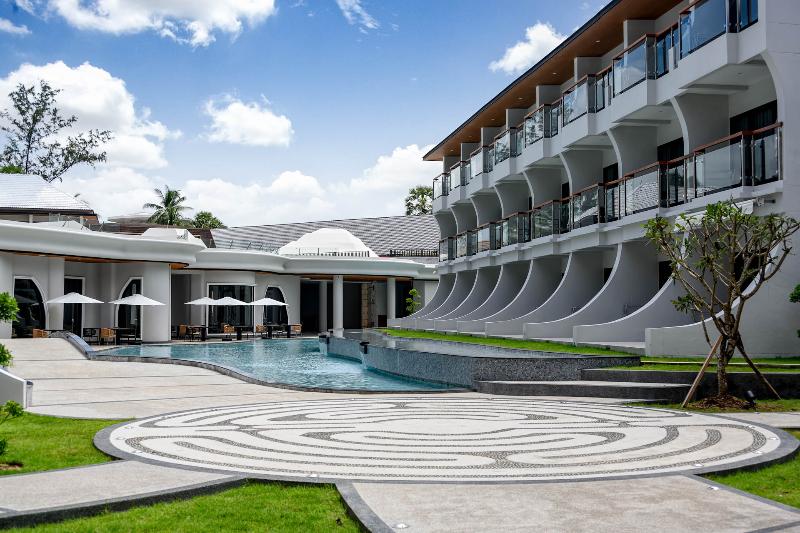 Amora Beach Resort Phuket - Havuz