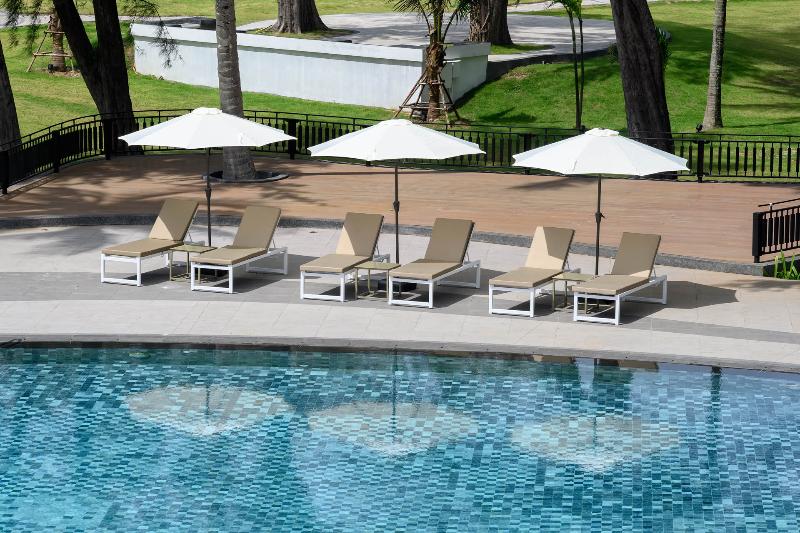 Amora Beach Resort Phuket - Havuz