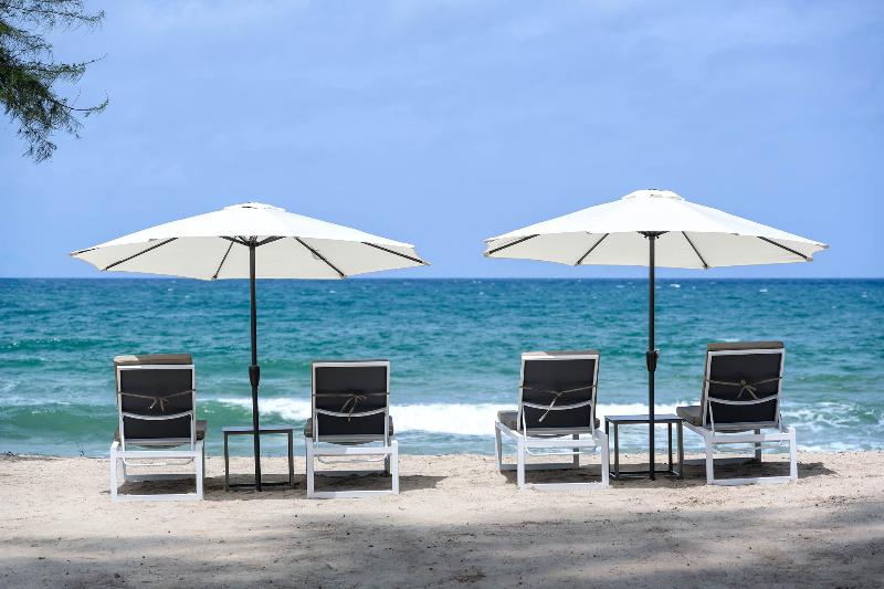 Amora Beach Resort Phuket - Plaj