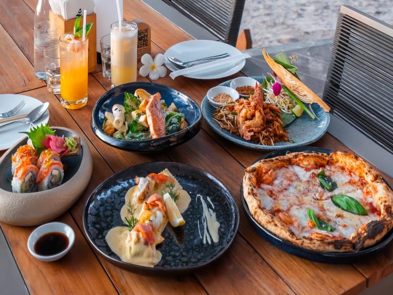 Amora Beach Resort Phuket - Restoran