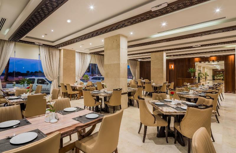 Naviti Warwick Al Khobar - Restoran