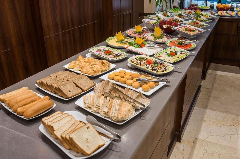Naviti Warwick Al Khobar - Restoran