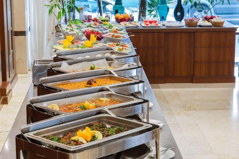 Naviti Warwick Al Khobar - Restoran