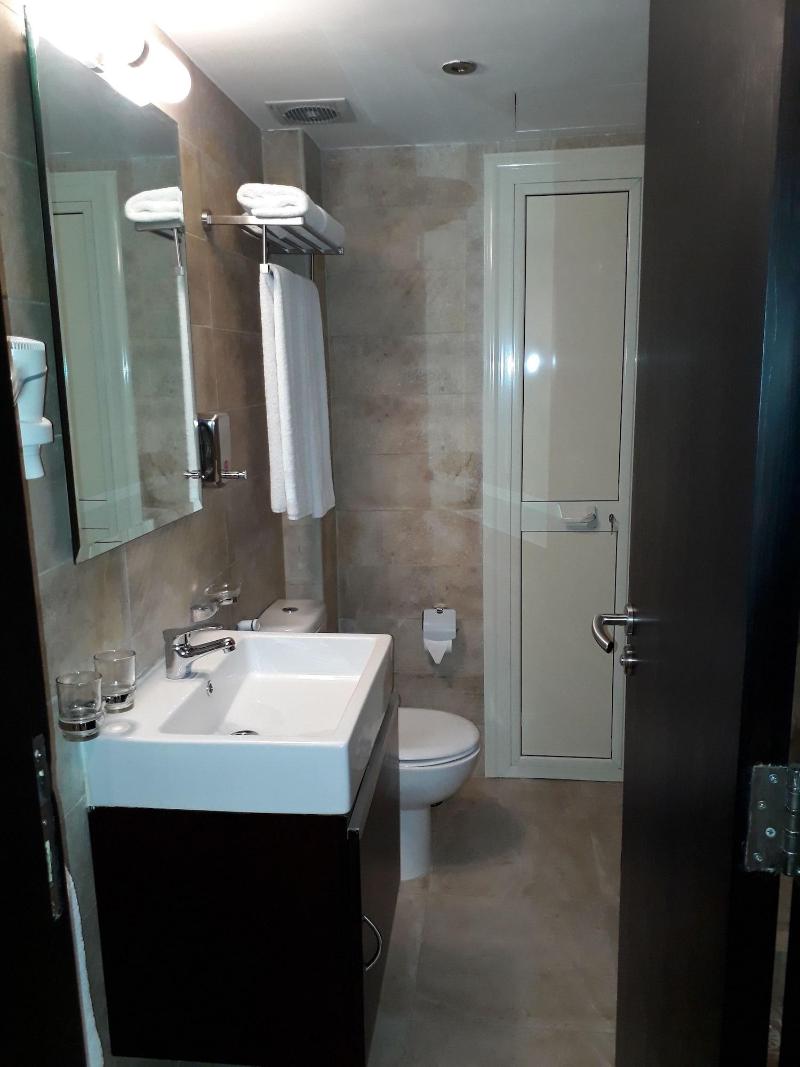 Royal Maadi Hotel - Oda