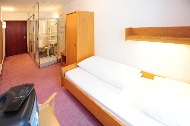 Hotel Krone - Oda