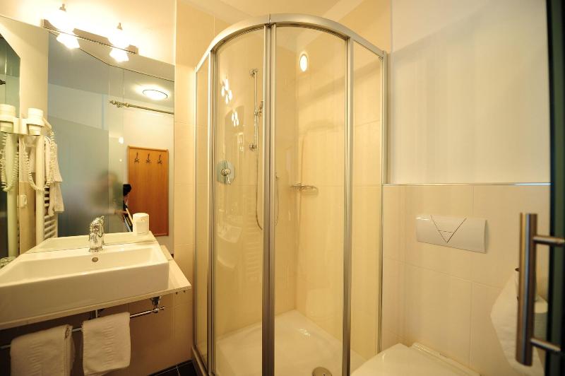 Hotel Krone - Oda