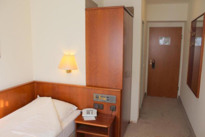 Hotel Elbroich Düsseldorf - Oda