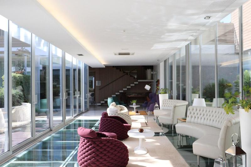 Fh Hotel - Lobi