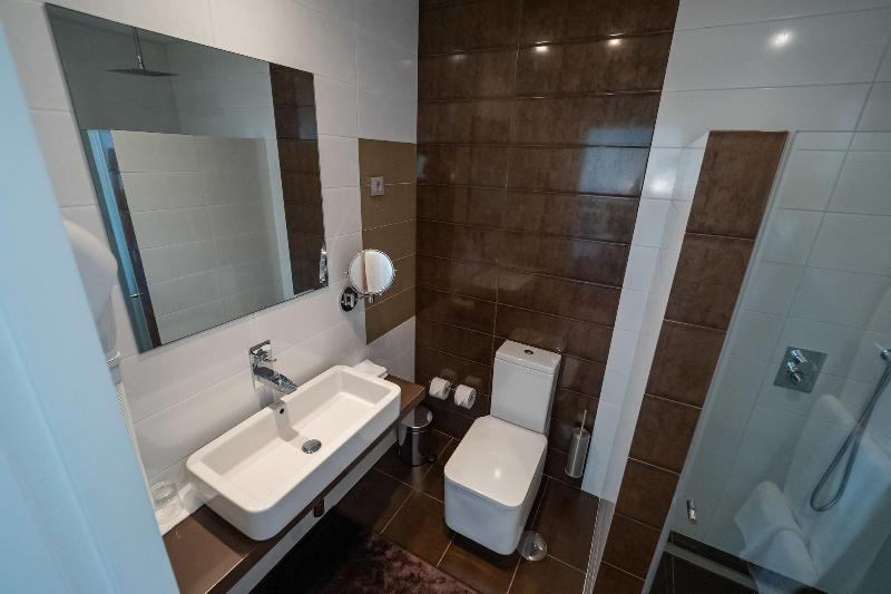 Fh Hotel - Oda