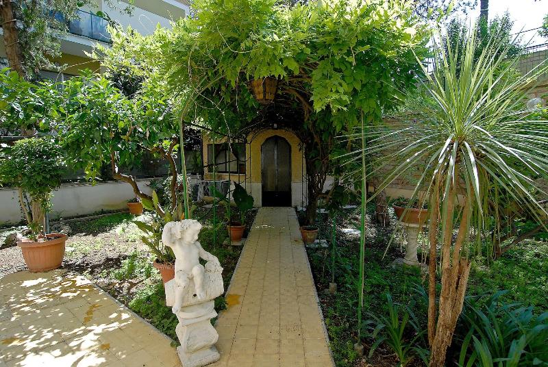 Tiburtina Garden - Genel