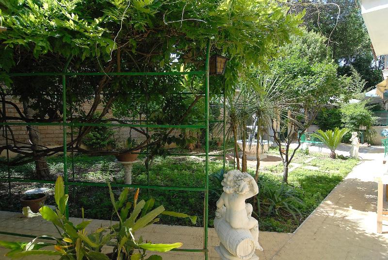 Tiburtina Garden - Genel