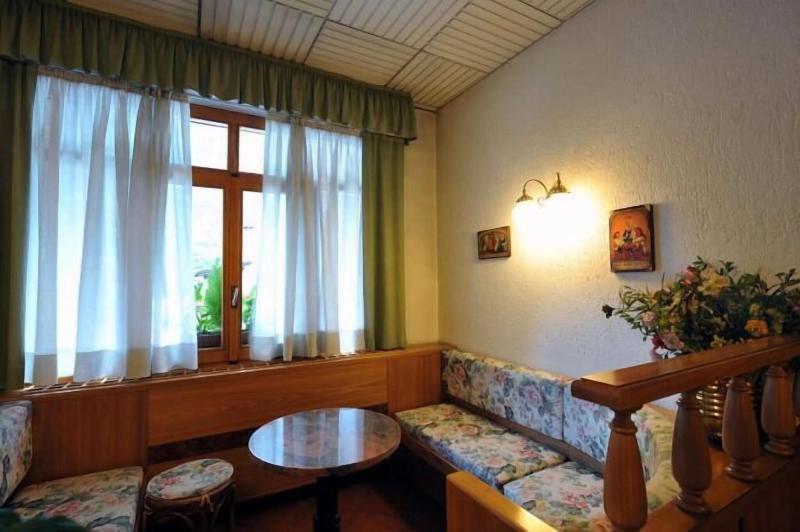 Hotel Beau Sejour - Lobi