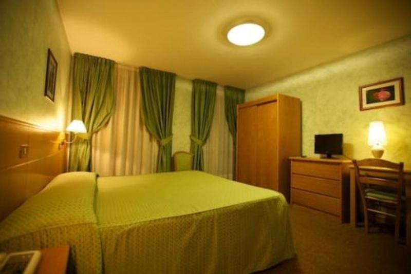 Hotel Beau Sejour - Oda