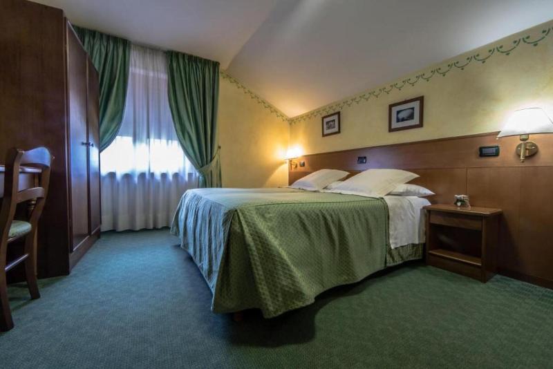 Hotel Beau Sejour - Oda