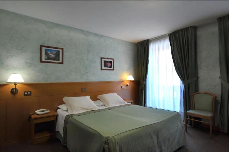 Hotel Beau Sejour - Oda