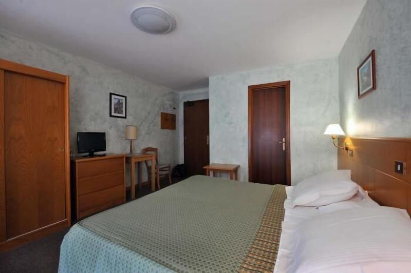 Hotel Beau Sejour - Oda