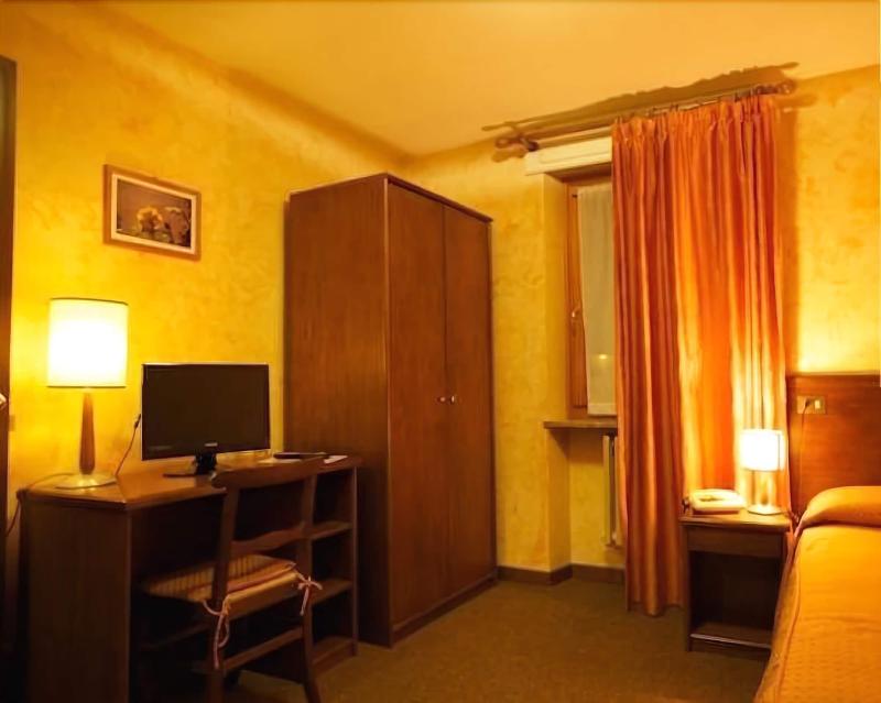 Hotel Beau Sejour - Oda