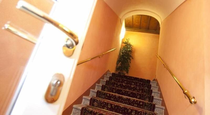 Palazzo Di Mezzo - Lobi