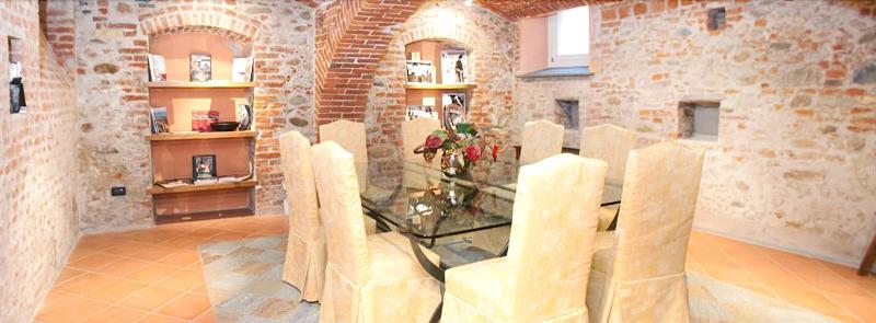 Palazzo Di Mezzo - Toplantı