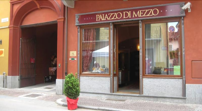 Palazzo Di Mezzo - Genel