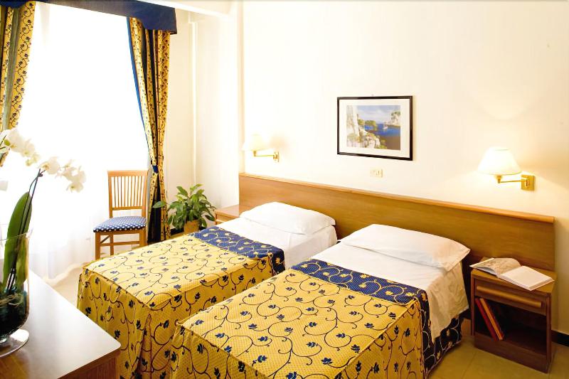 Hotel Mediterraneo - Oda
