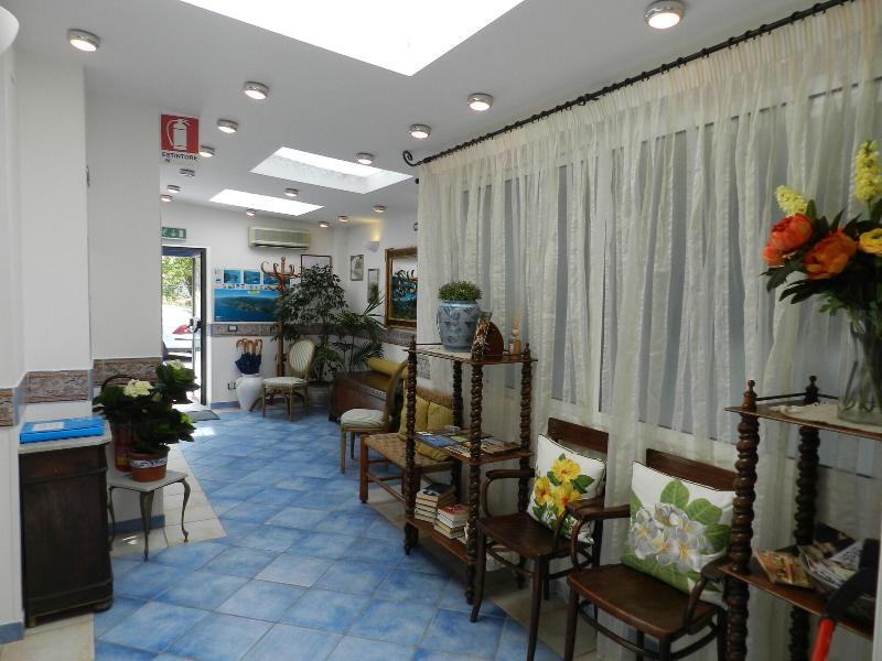 Hotel Punta Mesco - Lobi