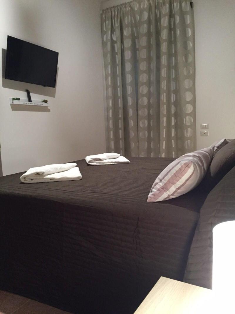 Dormi A Roma - Oda