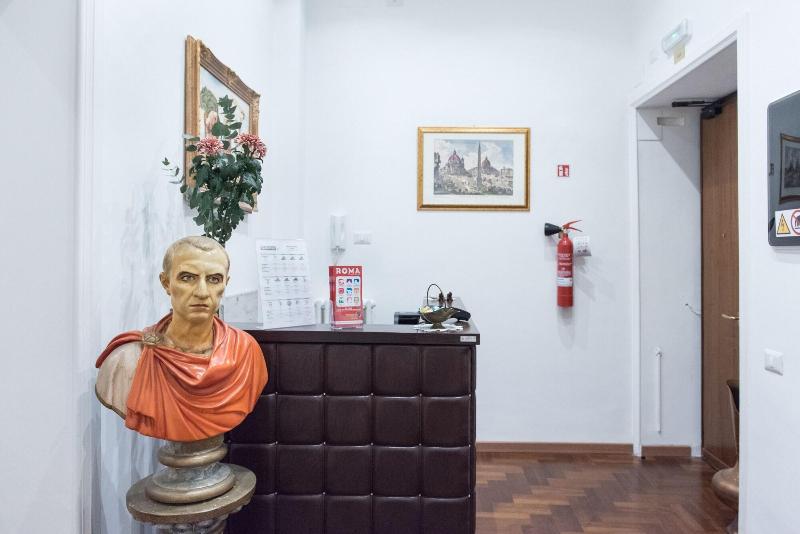 Domus Giulia - Lobi