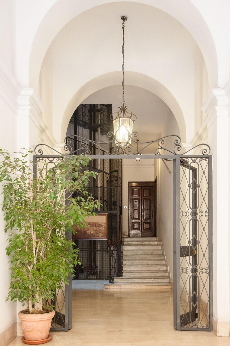 Trinity Luxury Rooms - Lobi