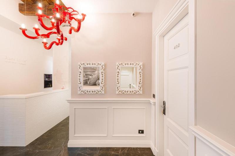 Rhea Silvia Luxury Rooms Spagna - Lobi