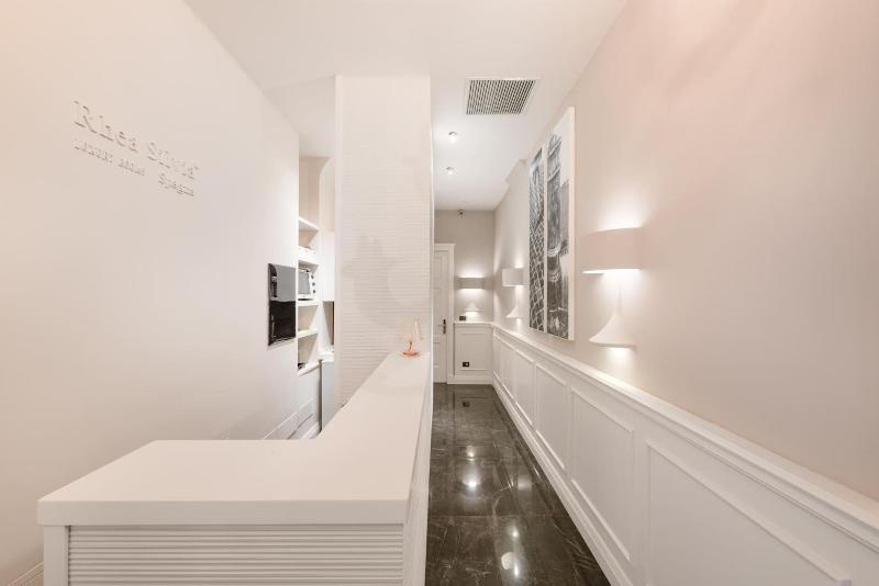 Rhea Silvia Luxury Rooms Spagna - Lobi