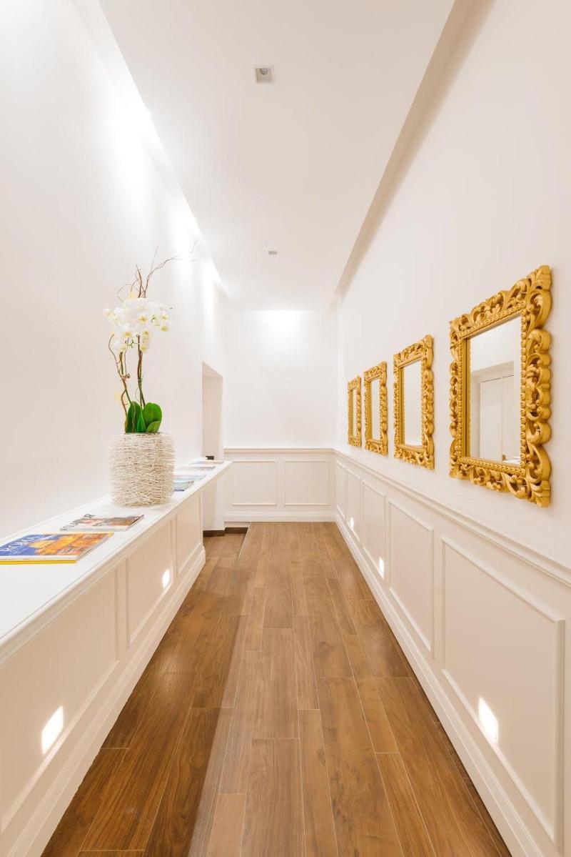 Rhea Silvia Luxury Rooms Spagna - Lobi