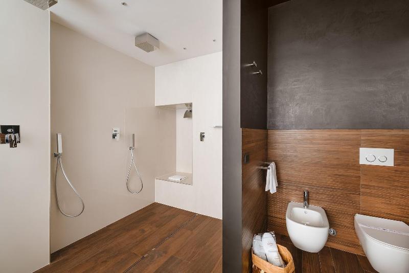 Rhea Silvia Luxury Rooms Spagna - Oda
